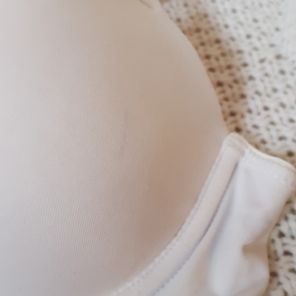 Pink Bras (2) - Picture 5 of 6